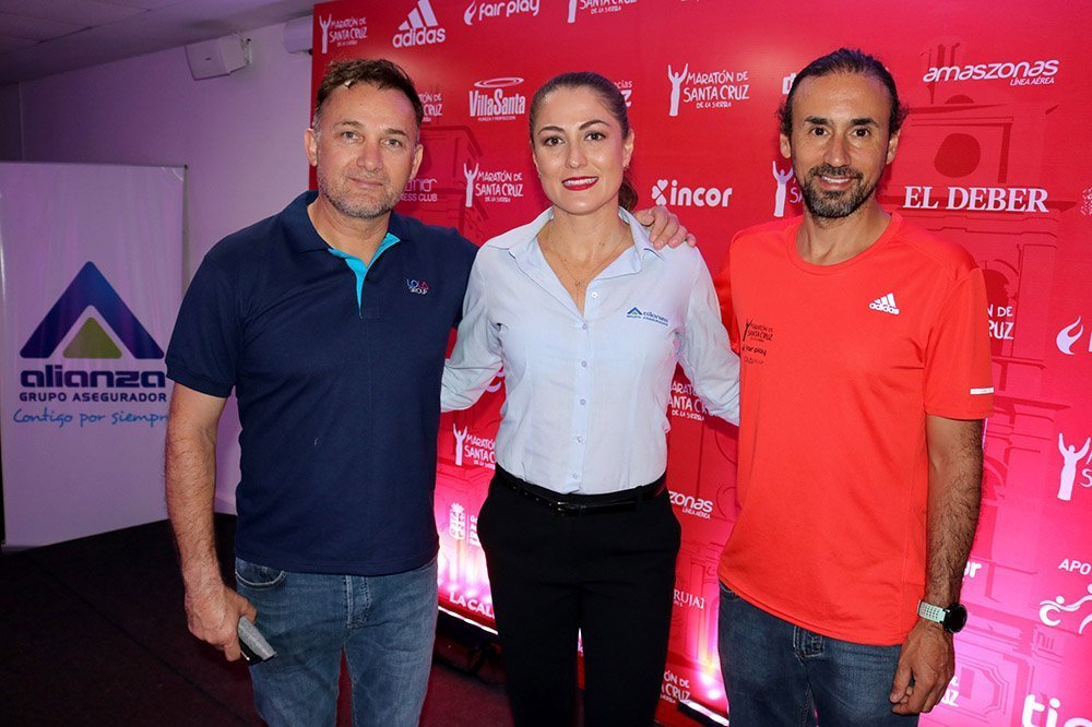 Grupo Asegurador presentó la polera oficial de la Maratón de Santa Cruz de la Sierra -