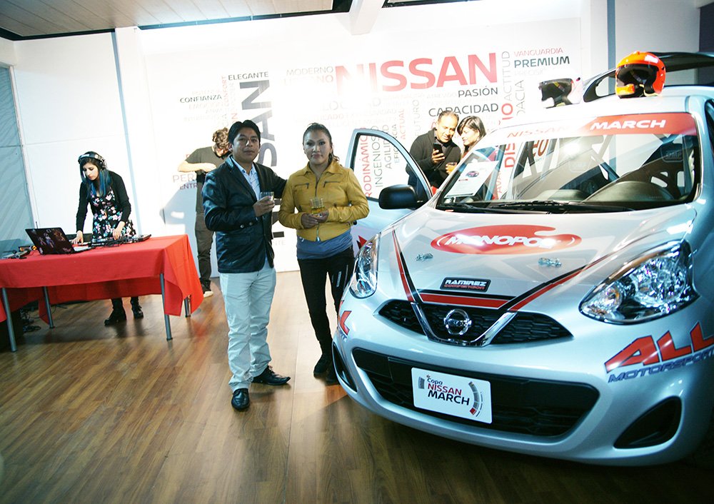 Nissan Bolivia presentó los vehículos que competirán en la Copa Nissan March 2