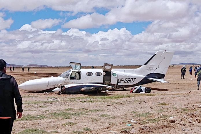 aterrizaje de emergencia de una avioneta en Uyuni
