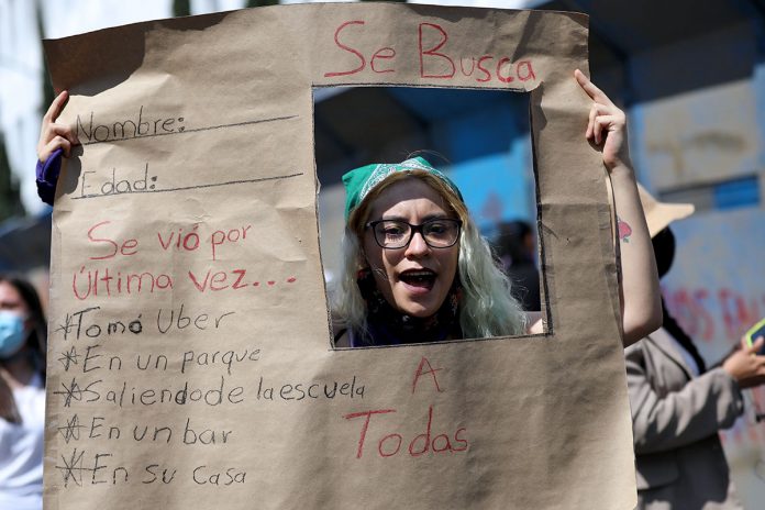 mexicanas protestan por el feminicidio de Debanhi y mujeres desaparecidas
