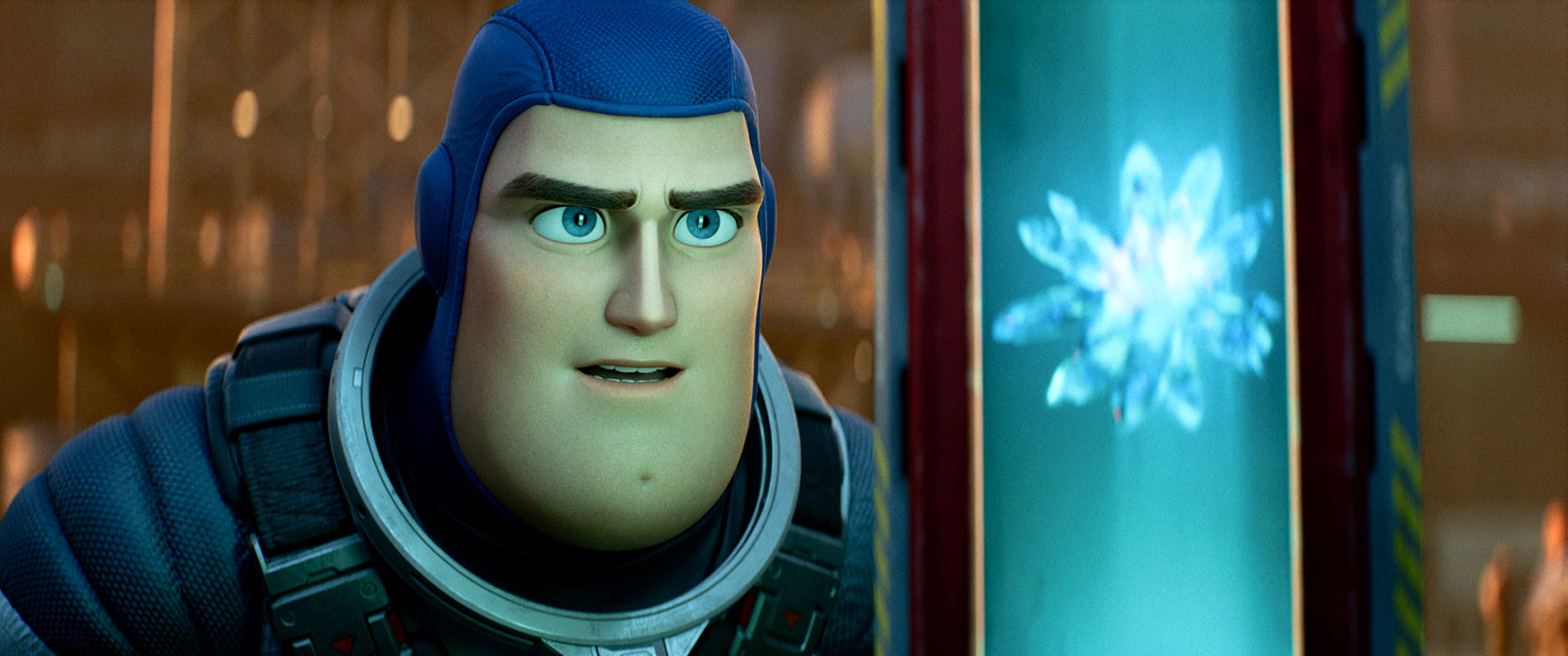 Algunos cines advirtieron que película de Buzz Lightyear 'contiene ideología de género'