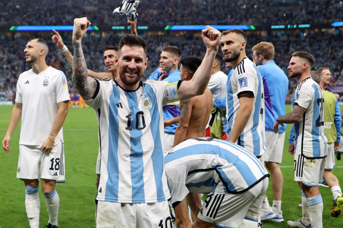 Lionel Messi de Argentina celebra